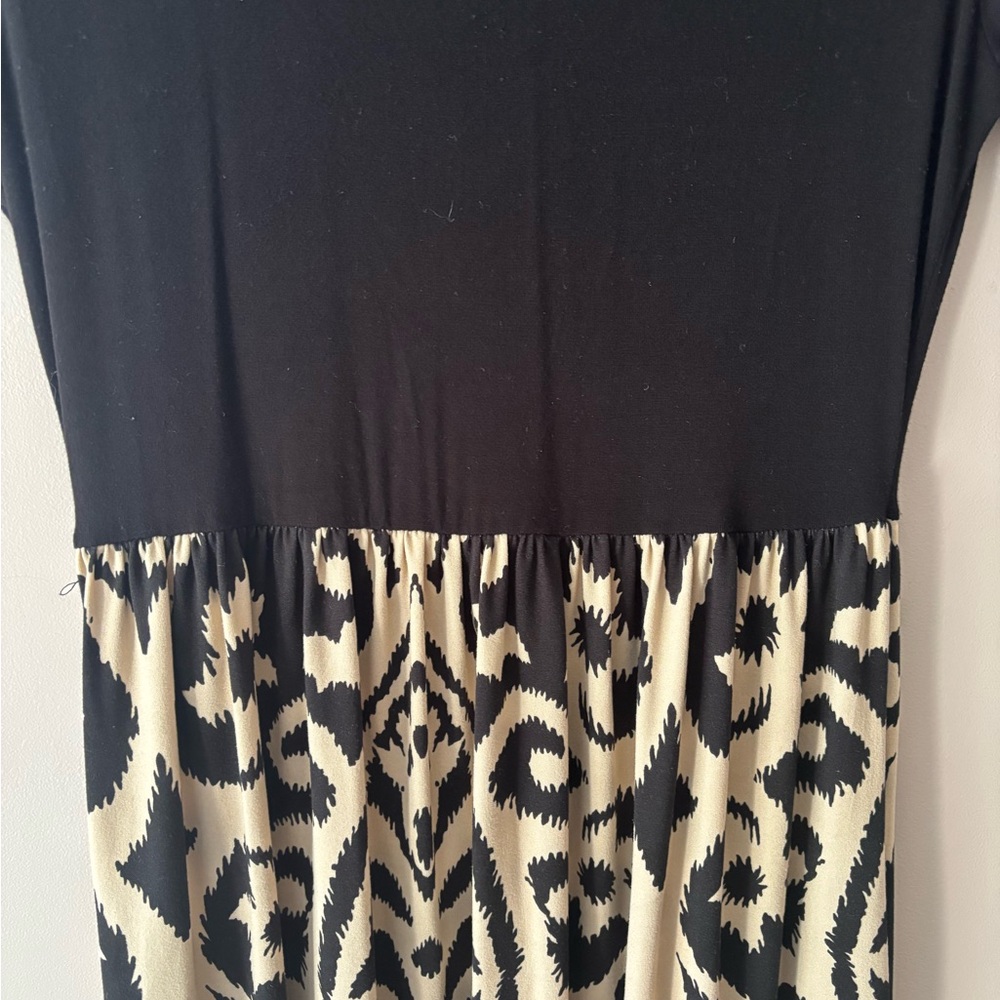 Stylish Black and Cream Women's Top